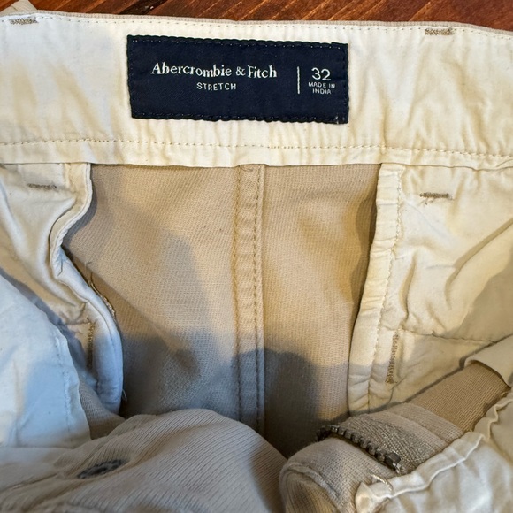 Boys Abercrombie khaki pants 32” waist x 25” leg (inseam) - Picture 4 of 5